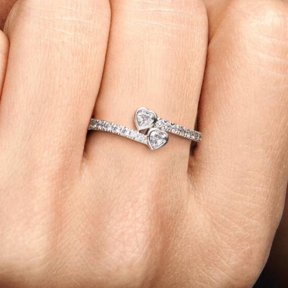 Pandora Two Sparkling Hearts Ring
Sterling silver size 56